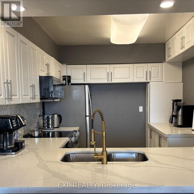 Photo - 236 Albion Rd Unité 2009