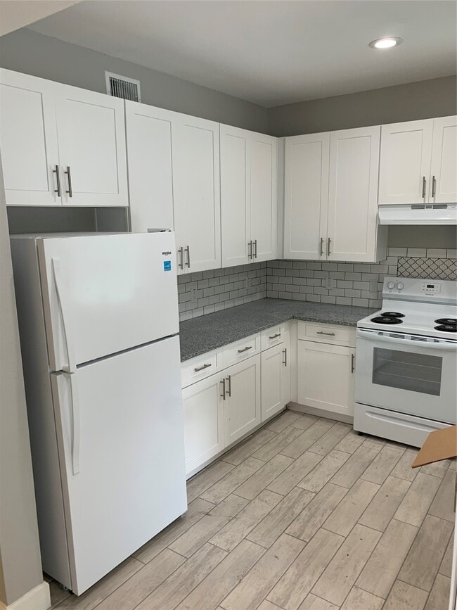 Building Photo - 4221 Alvin St Rental