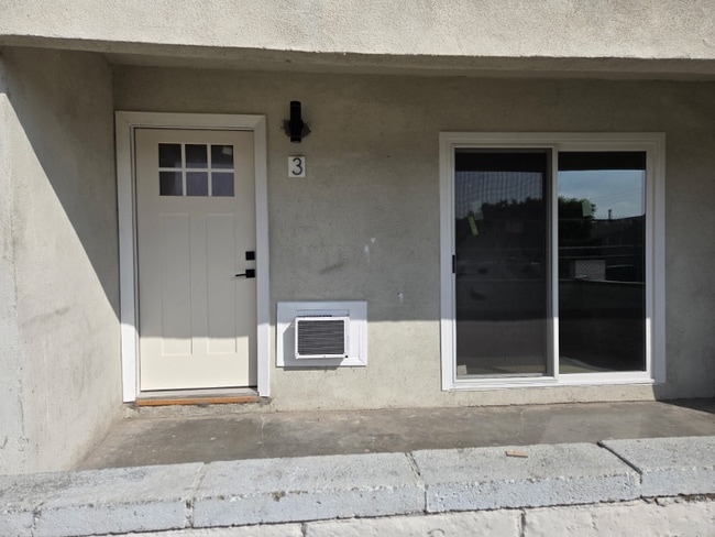 Photo - 14700 Hubbard St Unidad 3