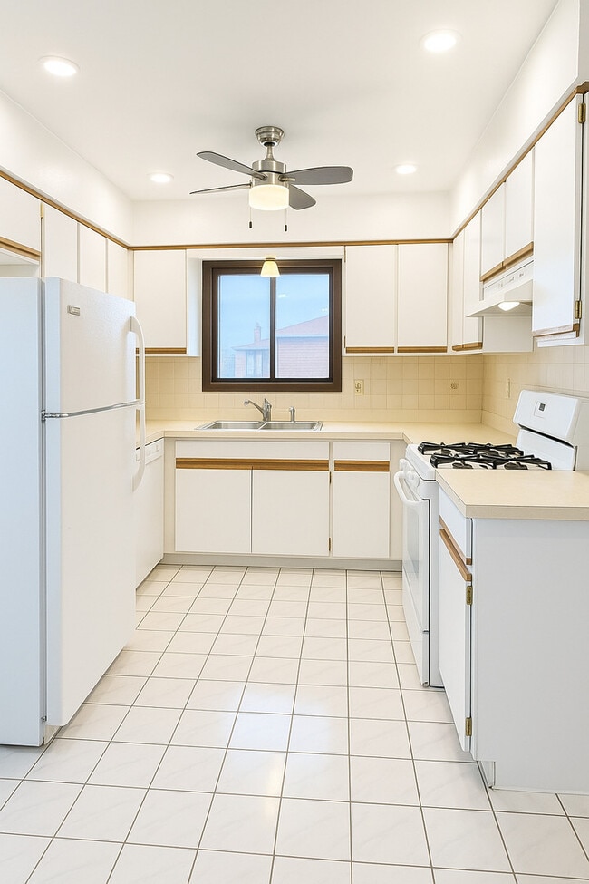 Photo - 15741 Thomas Ln