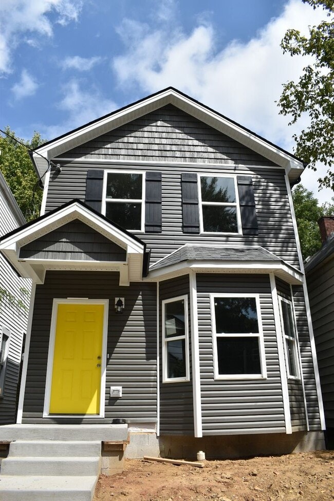 Building Photo - Nice 3 Bedroom 1 1/2 Bath Newly Renovated Shelby Park Home!