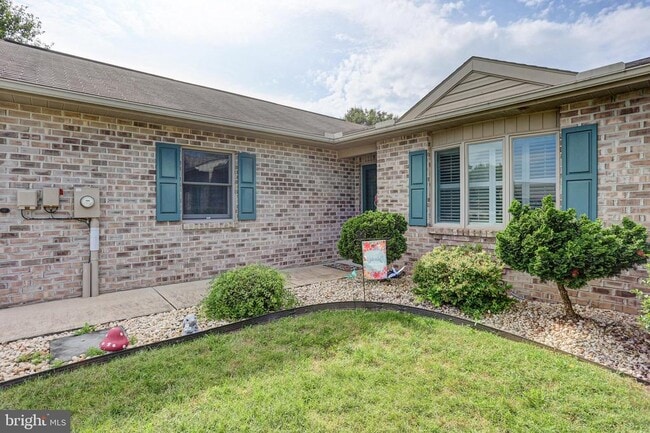 Photo - 348 Phoenix Dr