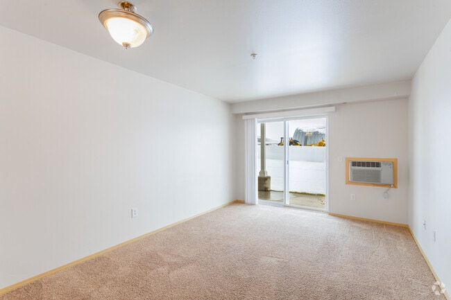 2BR, 2BA - 968 SF