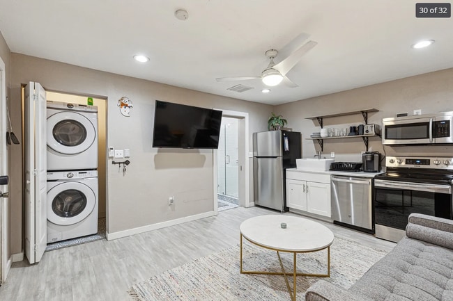 Photo - 318 S Montreal Ave Unit Cascita