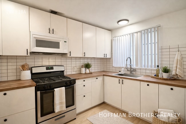 Photo - 1839 S Beverly Glen Blvd Unidad 1