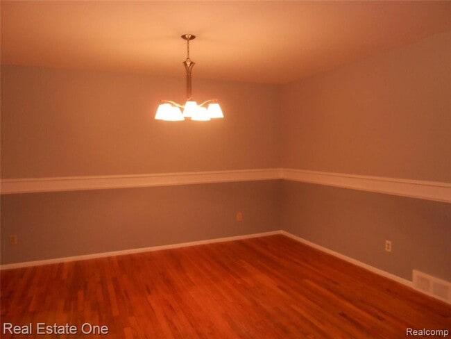 Photo - 3541 Tothill Dr