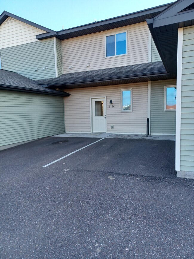 2324 Peters Dr Townhome Townhome Rental in Eau Claire WI