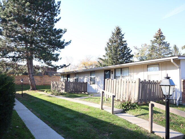 Photo - Meadowood Apartments