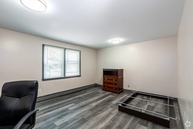 2BR, 2BA - Bedroom