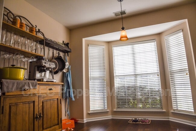 Photo - 1617 Pin Oak Cut