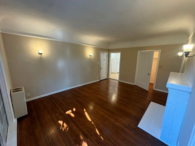 Photo - 158-162 S Commonwealth Ave