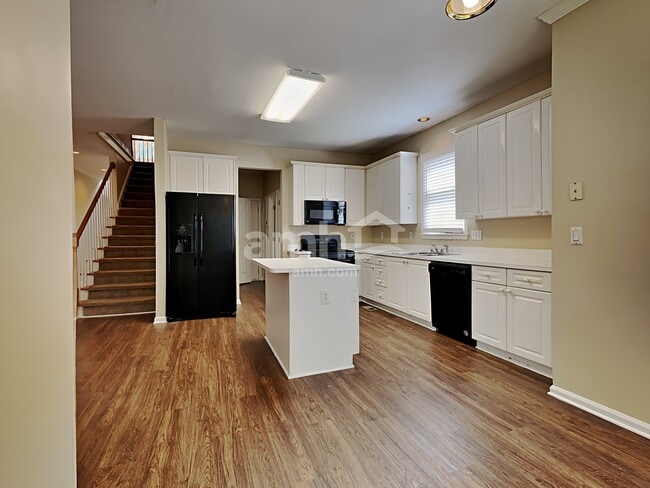Photo - 4821 Thicket Path NW