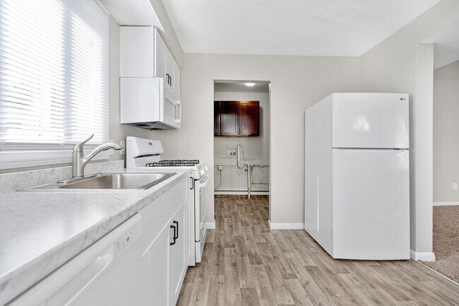 Photo - 6190 Cordell St