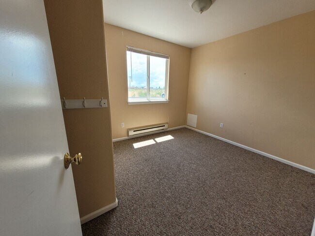 Photo - 912 E Symons St Unit B