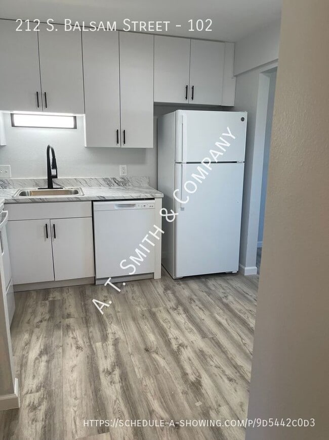 Photo - 212 S Balsam St Unit 102