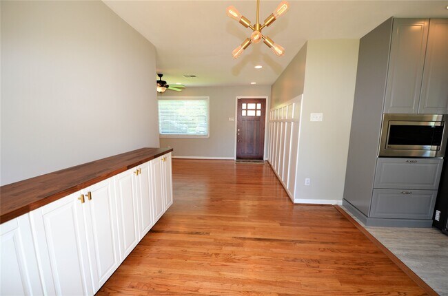 Photo - 1906 Coulcrest Dr