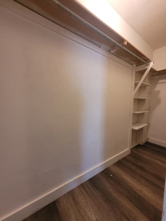 Photo - 1124 W Koenig St