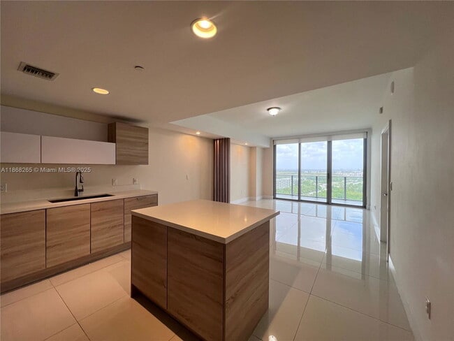 Photo - 16385 Biscayne Blvd Unit 2103
