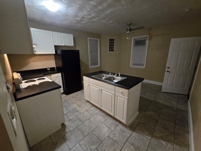 Photo - 234 W 27th St Unit 3
