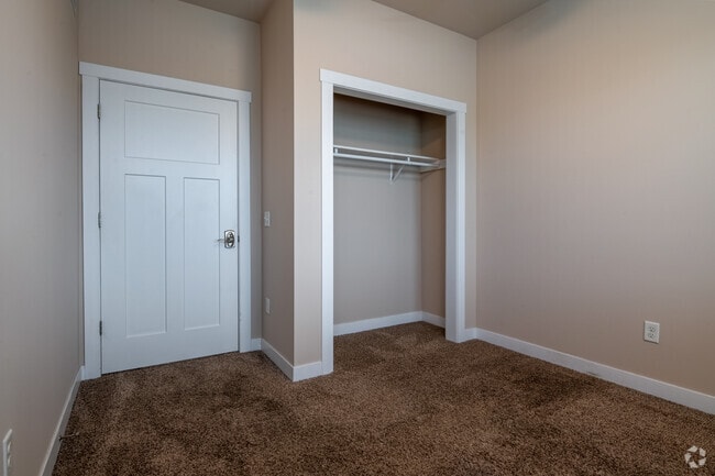 5BR, 2BA