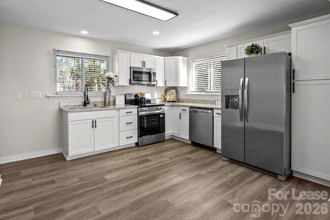 Photo - 801 Davenport St