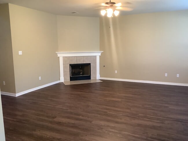 Photo - 3800 Veiled Falls Dr