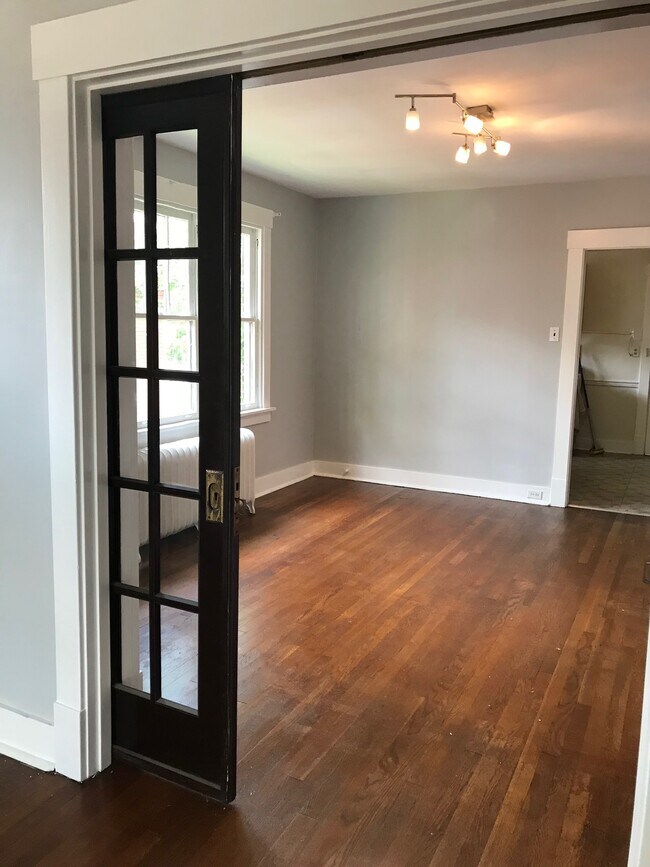 Dining Room - 1033 Macon Ave Unidad 1033