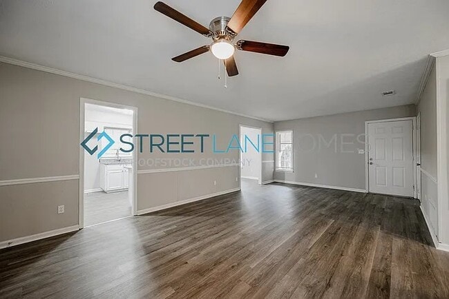 Photo - 5044 Old Post Rd