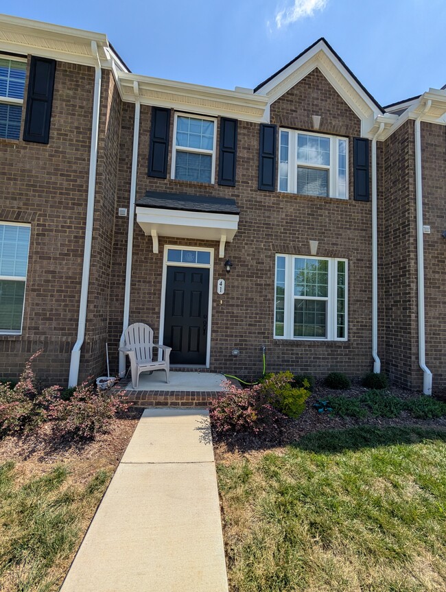 Building Photo - 420 Park Ave