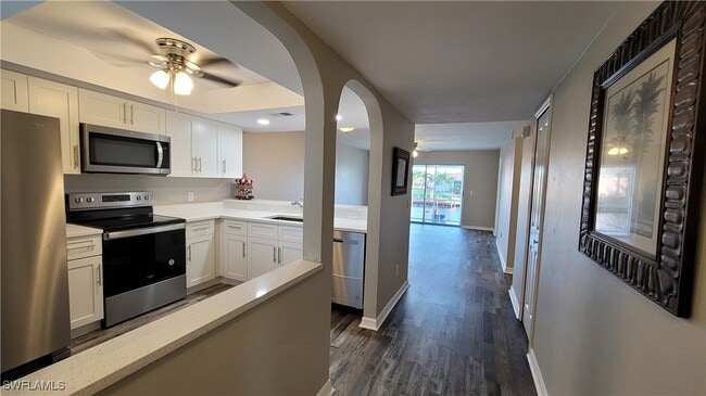 Building Photo - 425 SW 47th Terrace Unit 8 Rental