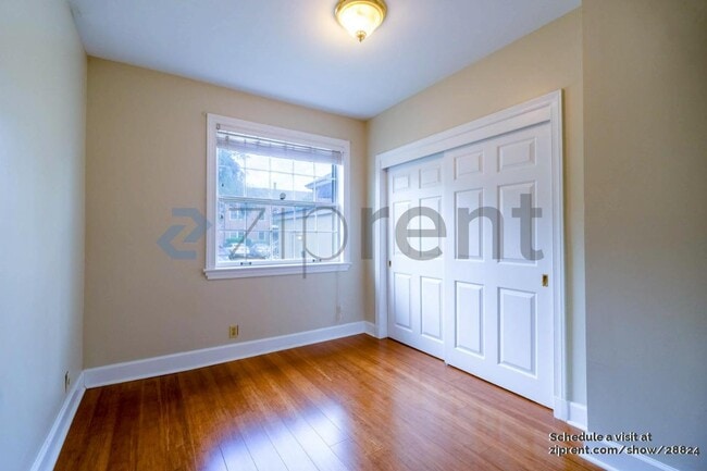 Photo - 815 Lasalle St