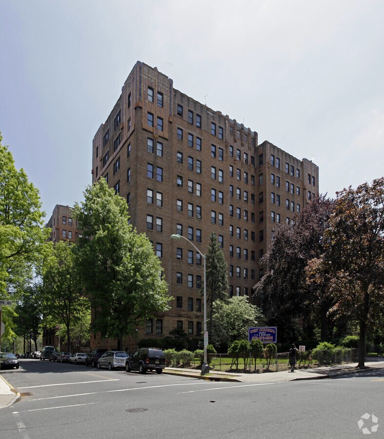Photo - West Colonial Apartments