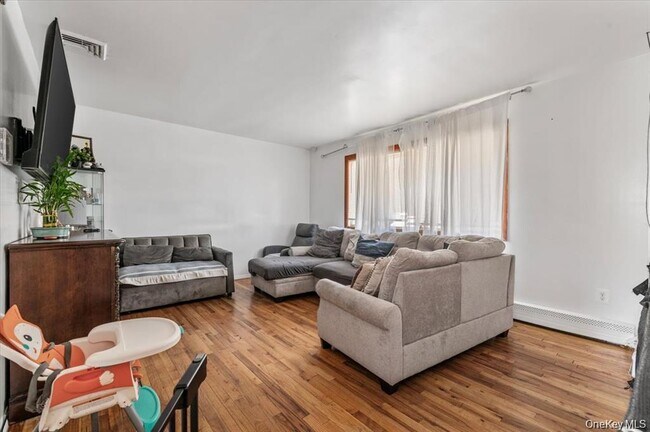 22 Hudson Pl