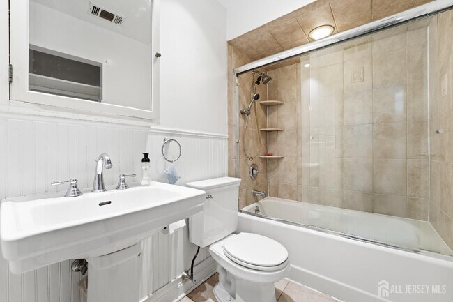 Photo - 50-10 Prospect St