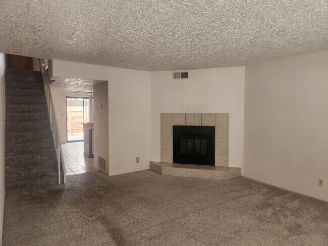Photo - 6041 Sequoia Rd NW Unidad D7
