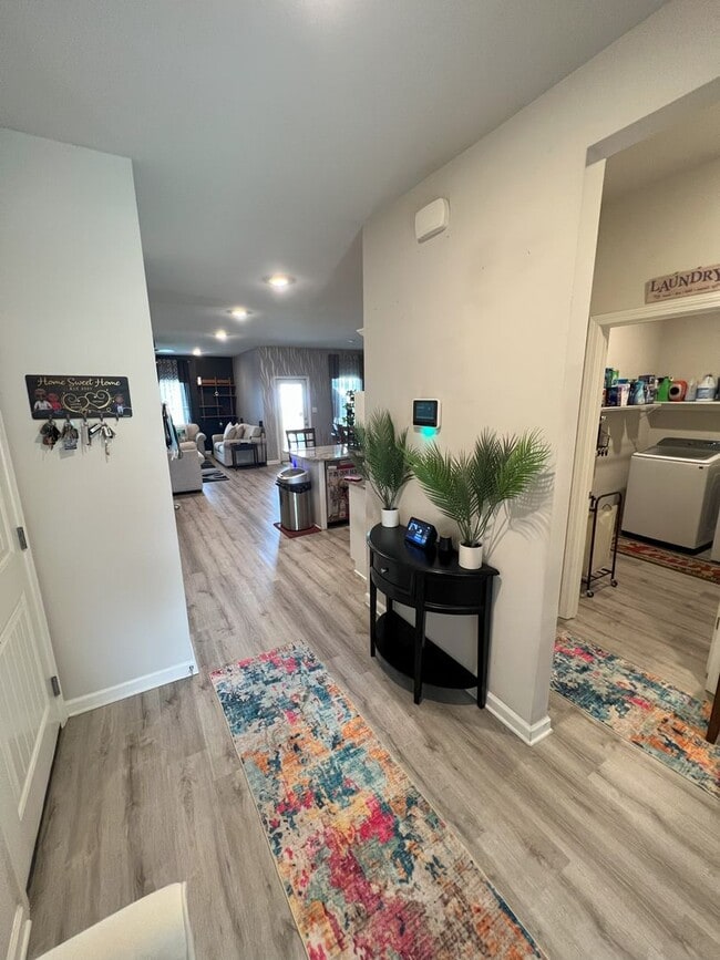 Photo - Stunning 4-Bedroom Home in Zachary's Mirav...
