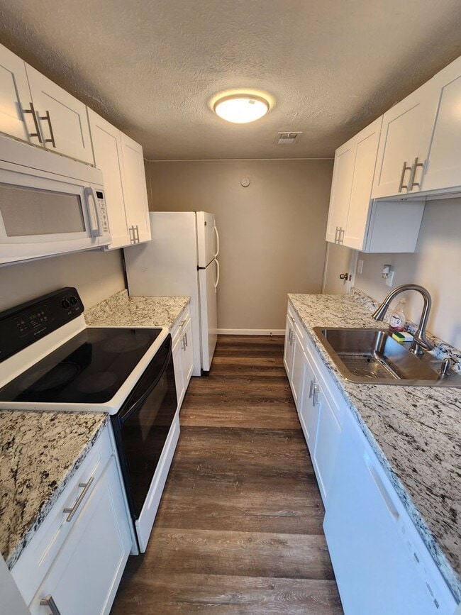 Photo - 121 Mallard Ct