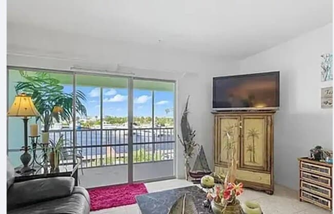 Building Photo - 715 S Beach St Unit #314D