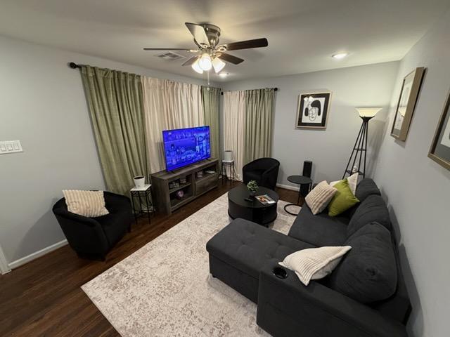 Photo - 317 E 39th St