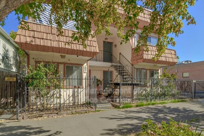 Building Photo - 1921 28th St