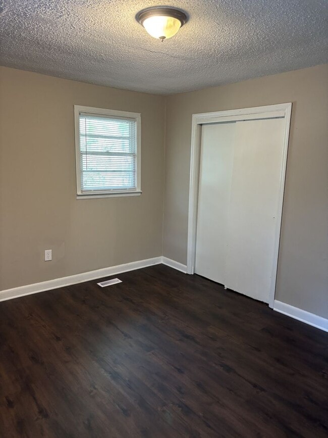 Photo - 213 Caulder Cir