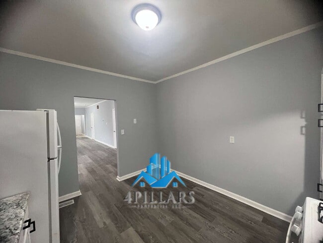 Photo - 3904 Deodar St