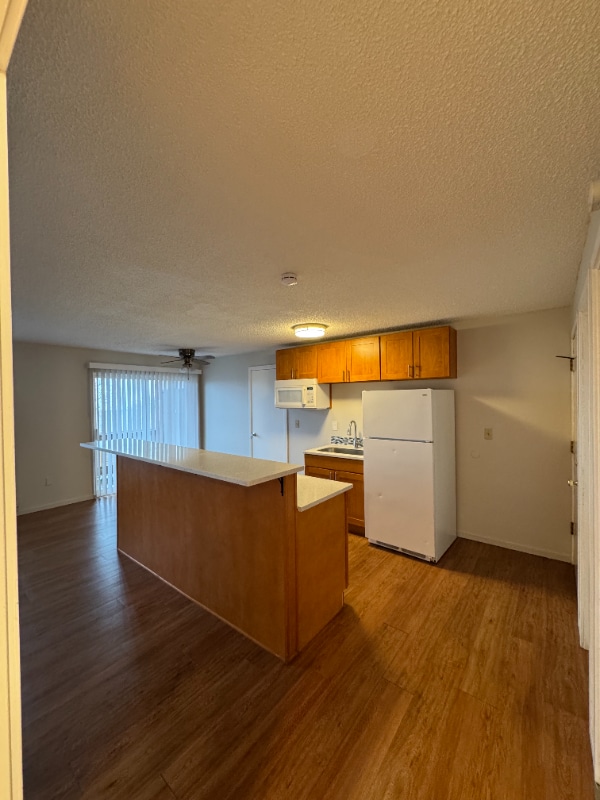 Photo - 308 Summit Ave N