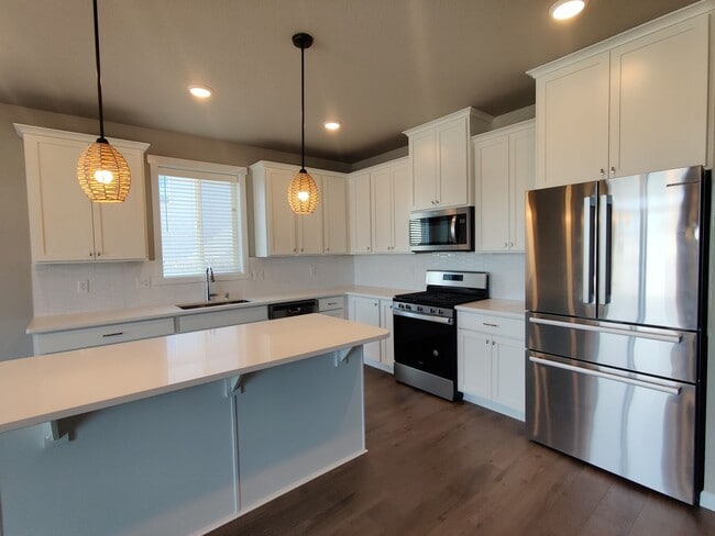 Photo - Gorgeous Newer Single Family Home in West ...