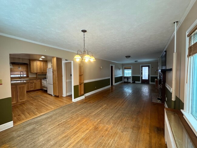 Photo - 5 Bed 3 Bath Home-Heat Included/Pets Allowed