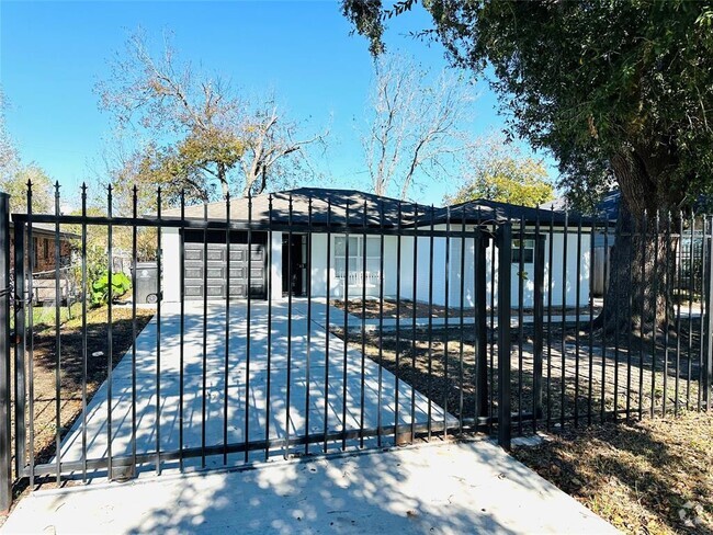Building Photo - 3605 Barberry Dr Rental