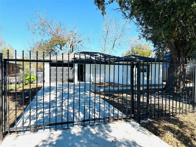 Photo - 3605 Barberry Dr Casa