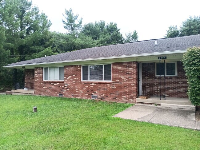 Building Photo - "Charming 2-Bed Oasis with Spacious 1195 Sq Ft Layout on Tansel Road!"