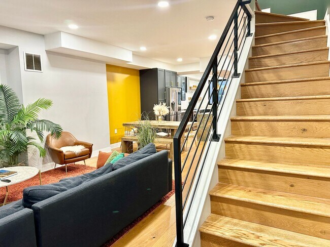 Photo - 4 Bed 3.5 Bath  - Pets Welcome!!! - Parkin...