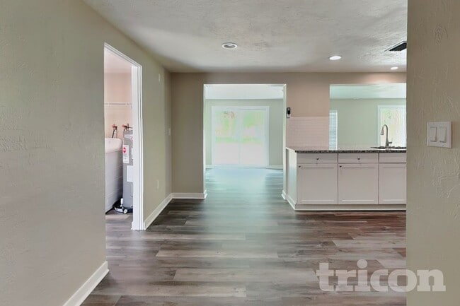 Photo - 7330 Cass Cir